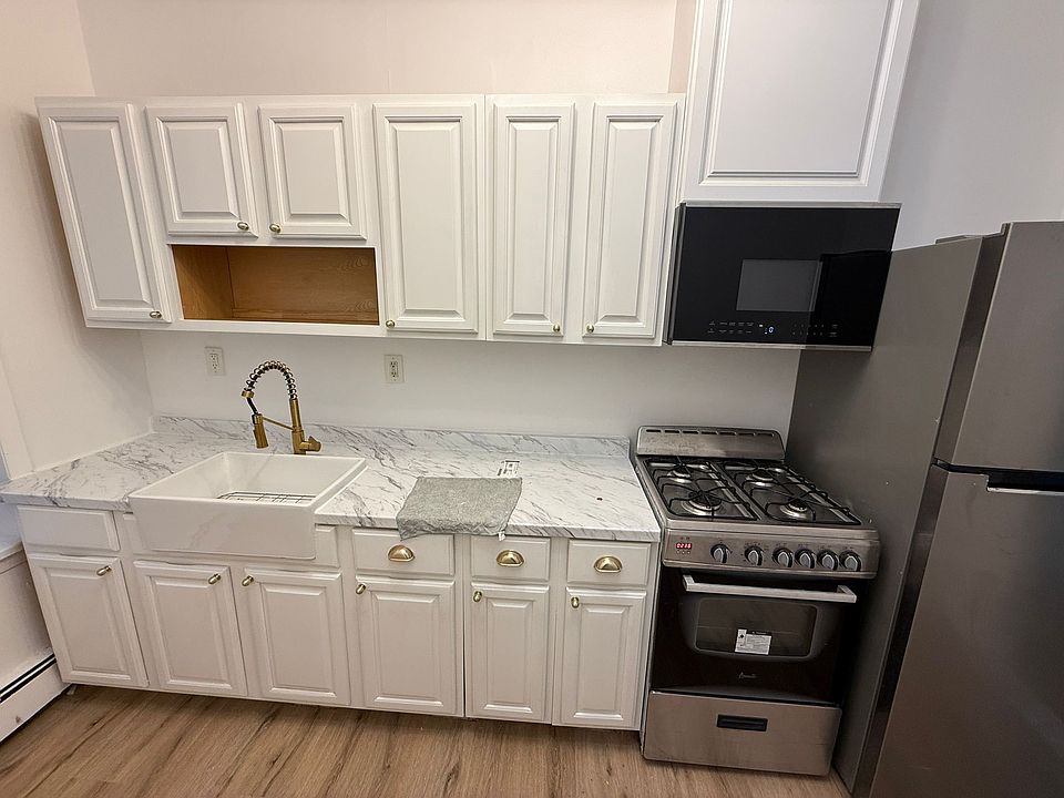 1st image of 196 Clinton Ave #32E