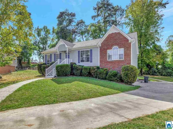 5057 Summer Crest Dr, Pinson, AL 35126