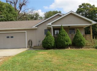 7010 E Motsinger Rd, Pekin, IN 47165