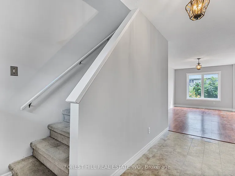 57 Michael Cres — Photo 10