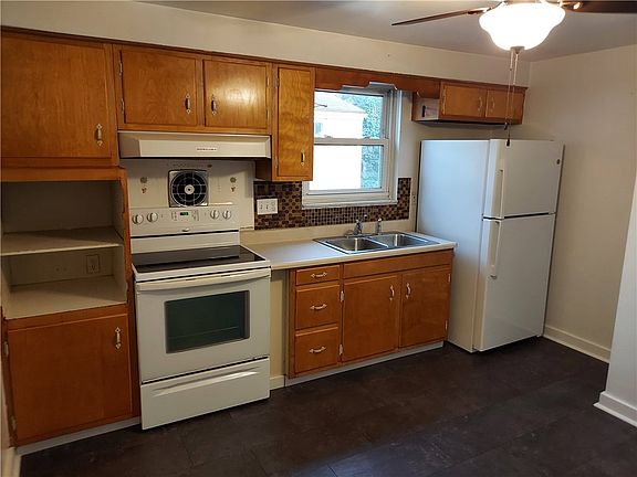 5th image of 1851 Crafton Blvd