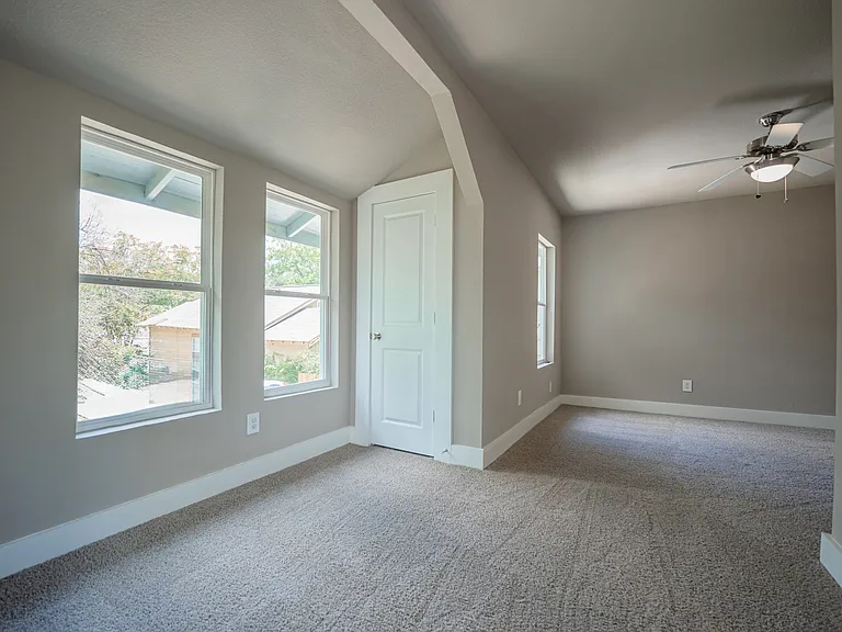 312 Avondale Ave — Photo 24