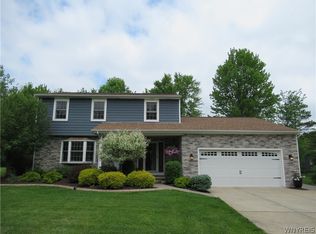 3280 Old Lakeview Rd, Hamburg, NY 14075