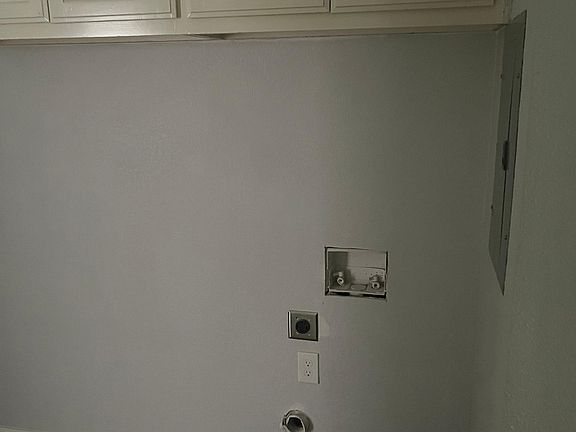 2nd image of 838 E Price St #838
