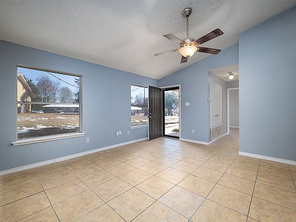 5th image of 3604 Andrea St