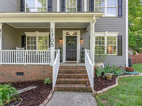 2nd image of 1705 Patrick Henry Ln