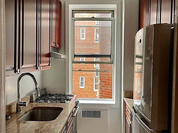 2nd image of 25 Lefferts Ave APT 4K