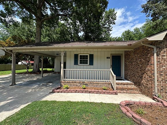 3rd image of 110 Dogwood Dr