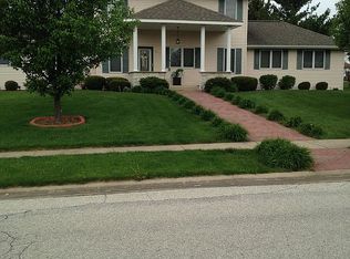 21 Elizabeth Pl, Jacksonville, IL 62650