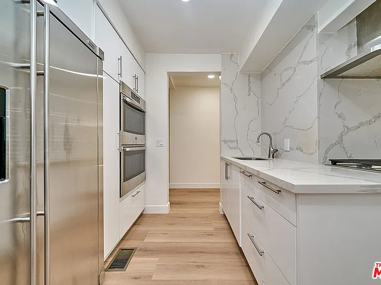 347 S Highland Ave — Photo 13