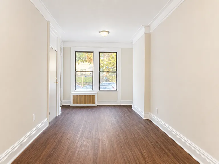 22-36 41st St #1L — Photo 3