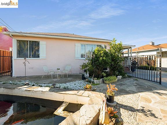 4th image of 16769 El Balcon Ave