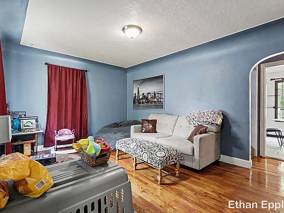 5th image of 3321 Baker St