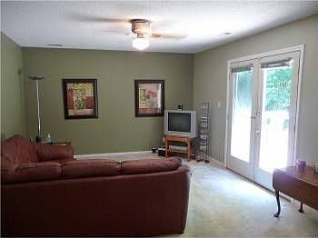 2nd image of 216 Hemmingwood Dr