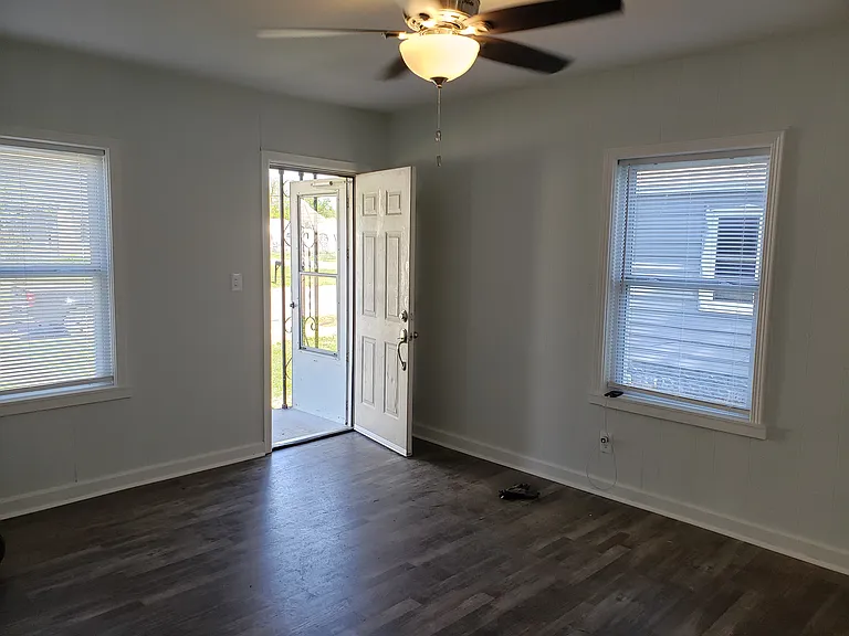 328 Residence St — Photo 15