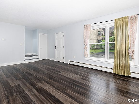 4th image of 37 Enfield St