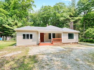 512 Pioneer Rd, Sheboygan, WI 53081