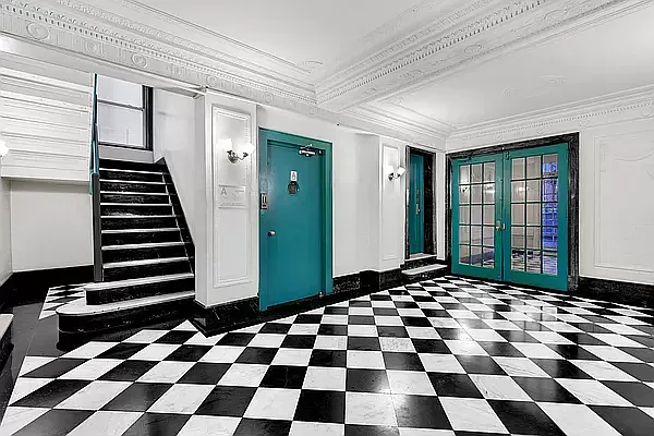 Rented by Manhattan Realty Group | media 7