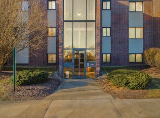 3284 Devonwood Hls NE APT F, Grand Rapids, MI 49525