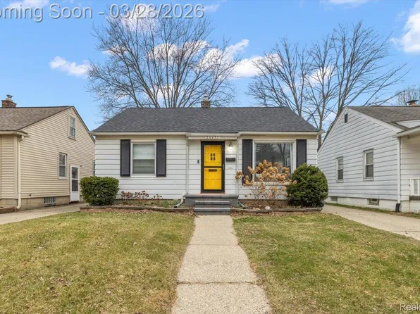 26097 Brettonwoods St, Madison Heights, MI 48071