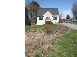 37 Rowe Ave, Portland, ME 04102