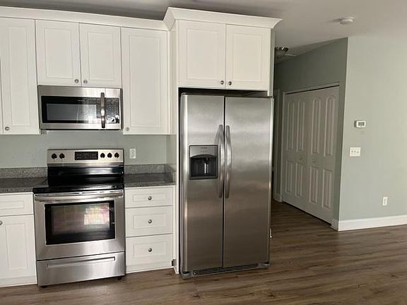 4th image of 3919 Swain St SE #102