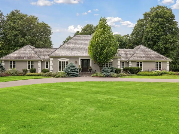 475 Highcroft Rd, Wayzata, MN 55391