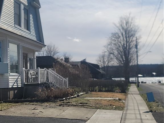 3rd image of 39 Alburtus Ave