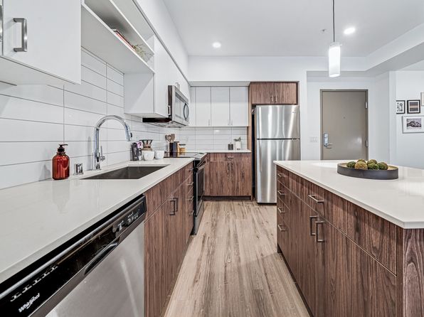 109 Division St S #549