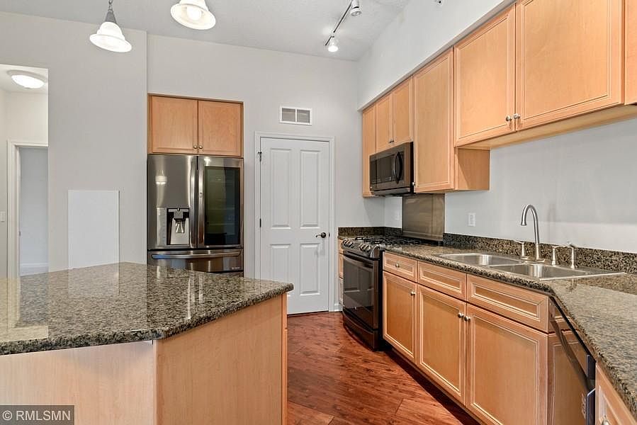 1st image of 500 E Grant St APT 204