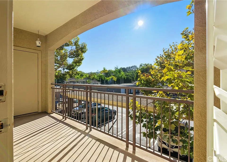 22681 Oakgrove #225