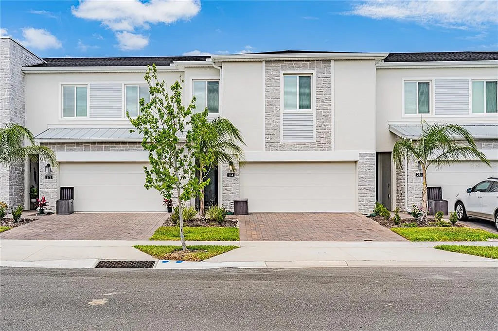 4 bed, 3.5 bath, 1944 sqft, $2,390 — Photo 1