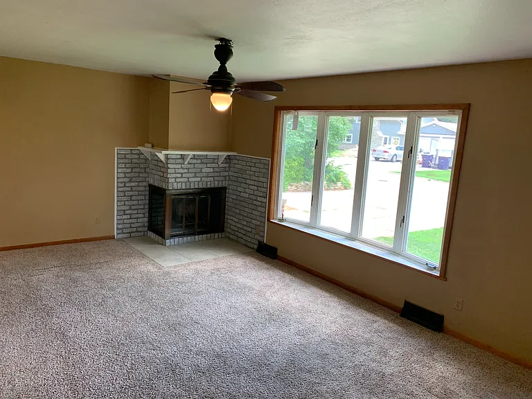 2212 Cedar Acres Dr — Photo 4