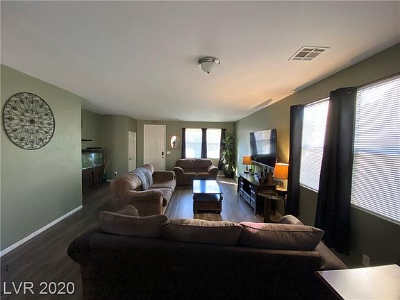 2nd image of 739 Warwick Castle Dr