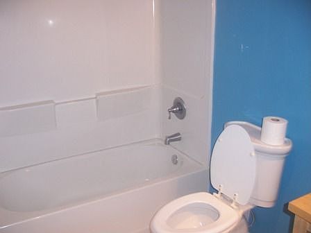 full bath in the 2 floor