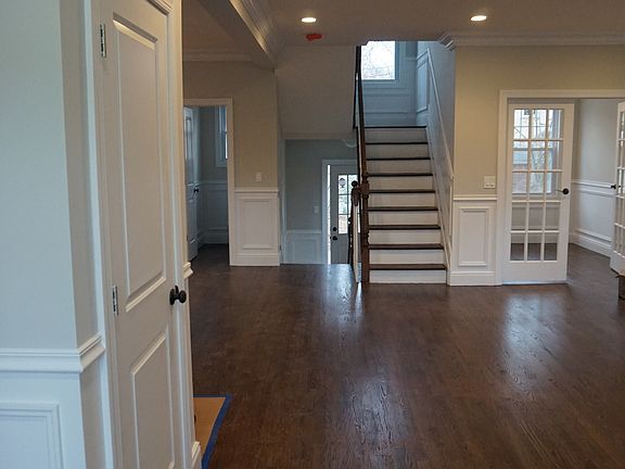3rd image of 245 Bryant Avenue