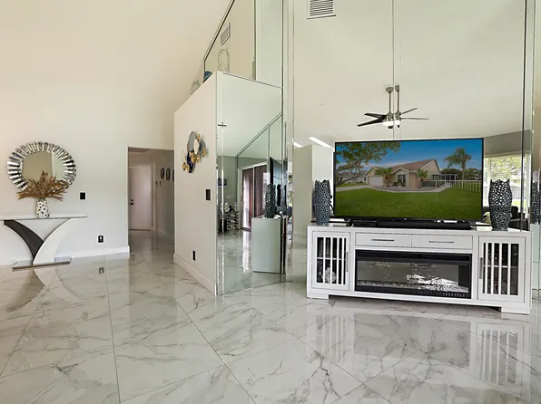 7852 Lake Champlain Court, Delray Beach, FL 33446