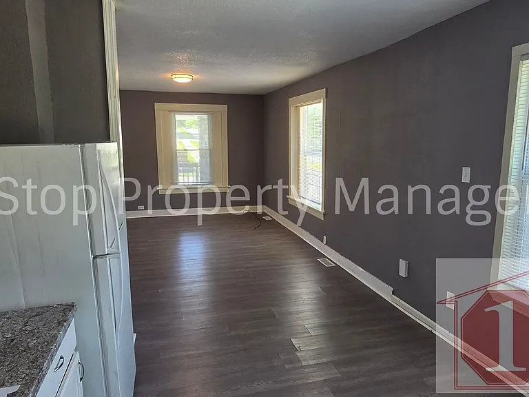 501 Kensington Ave — Photo 4