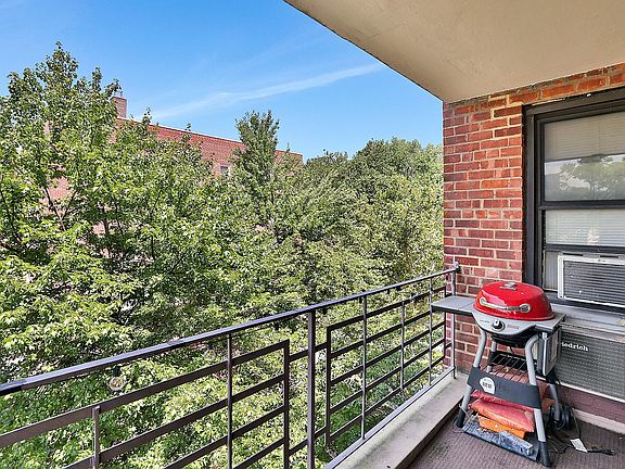 4th image of 6495 Broadway APT 6M