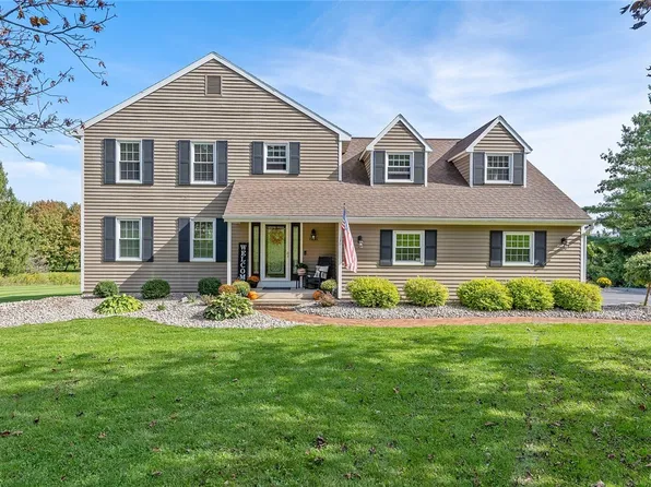 4236 Makyes Rd, Syracuse, NY 13215