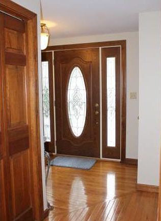 3rd image of 6 King Charles Dr