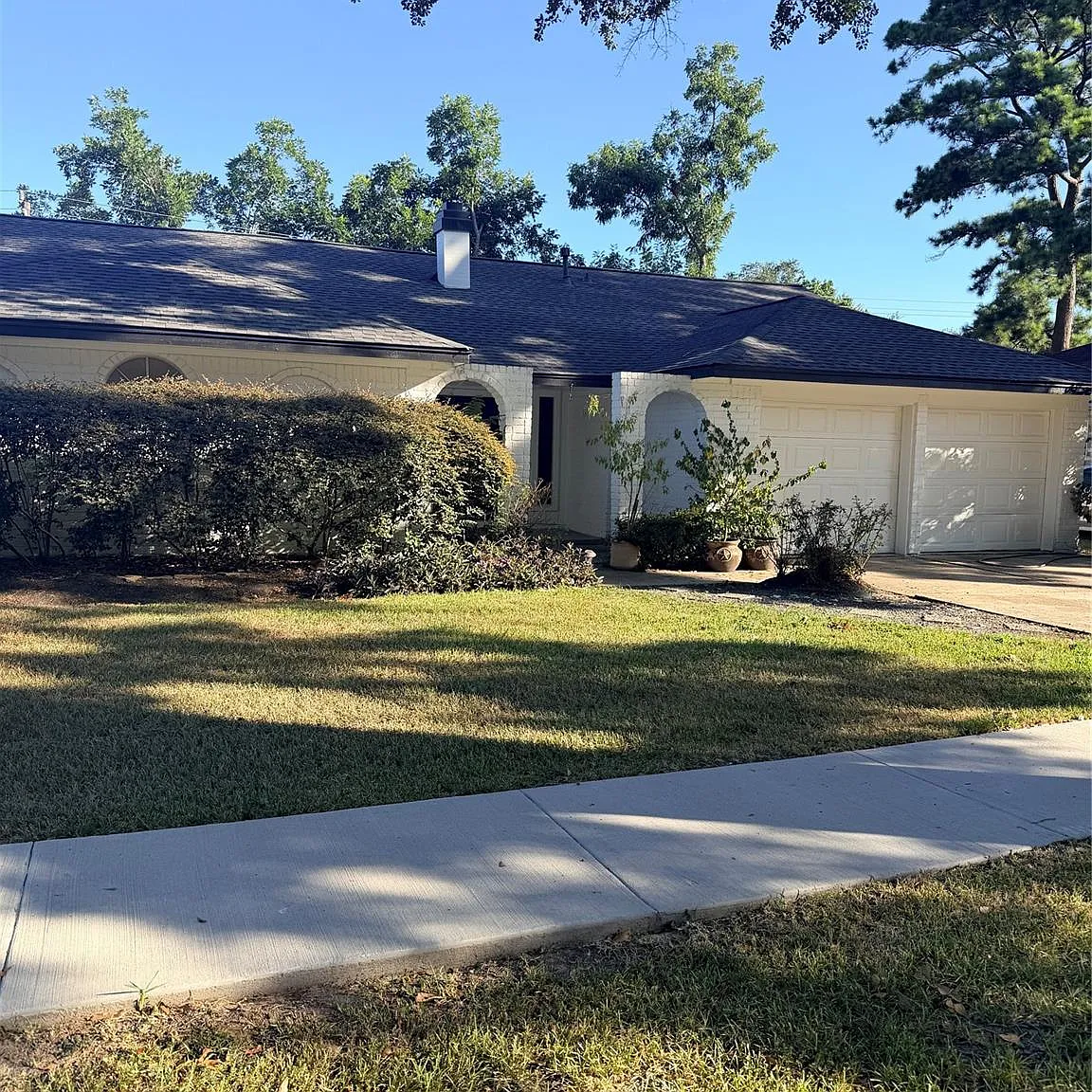 3 bed, 2.0 bath, 1709 sqft, $2,200 — Photo 1