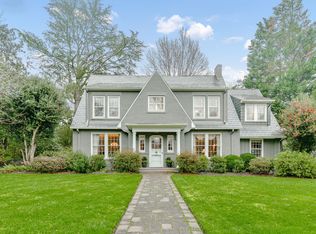 901 Harvard Pl, Charlotte, NC 28207