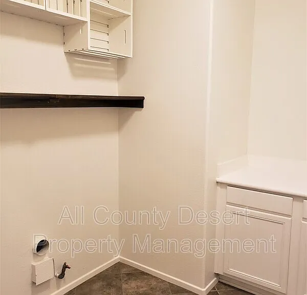 37853 Avon St — Photo 17
