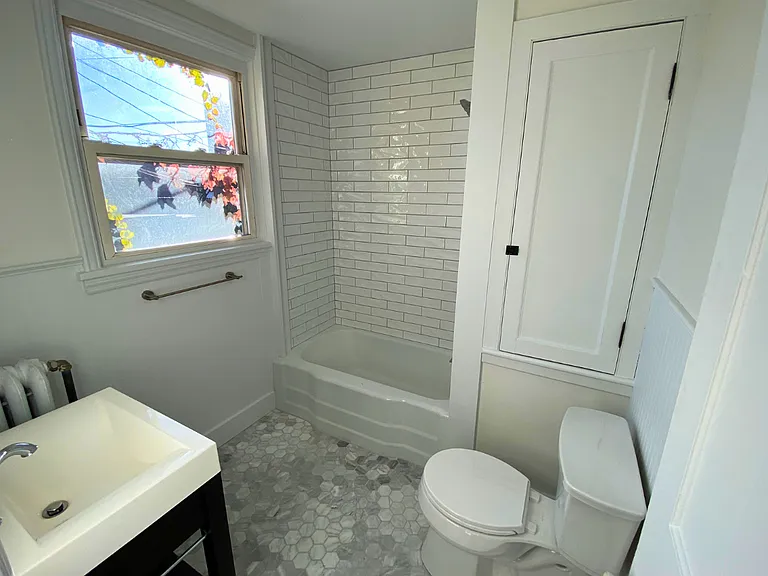 38 State St — Photo 16