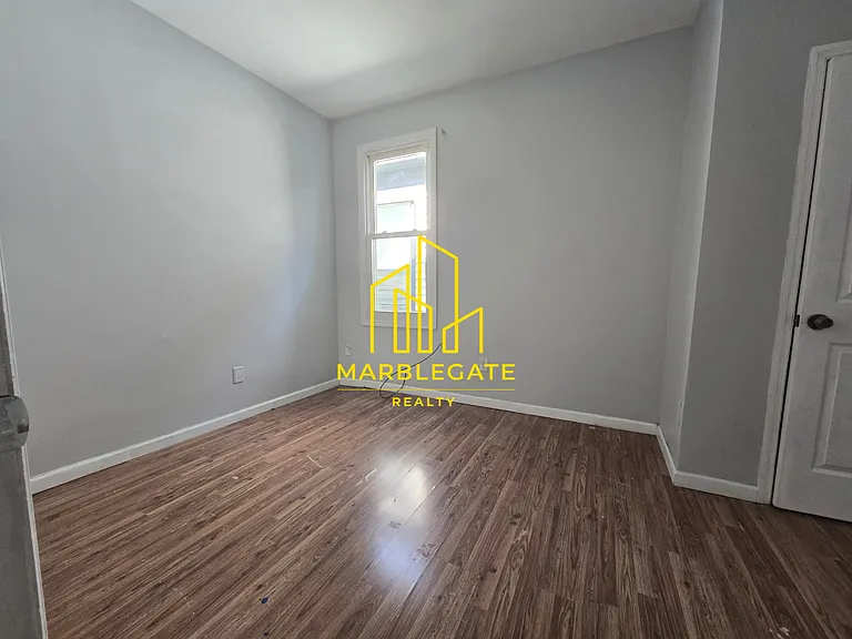 746 S 16th St #2AZ — Photo 2