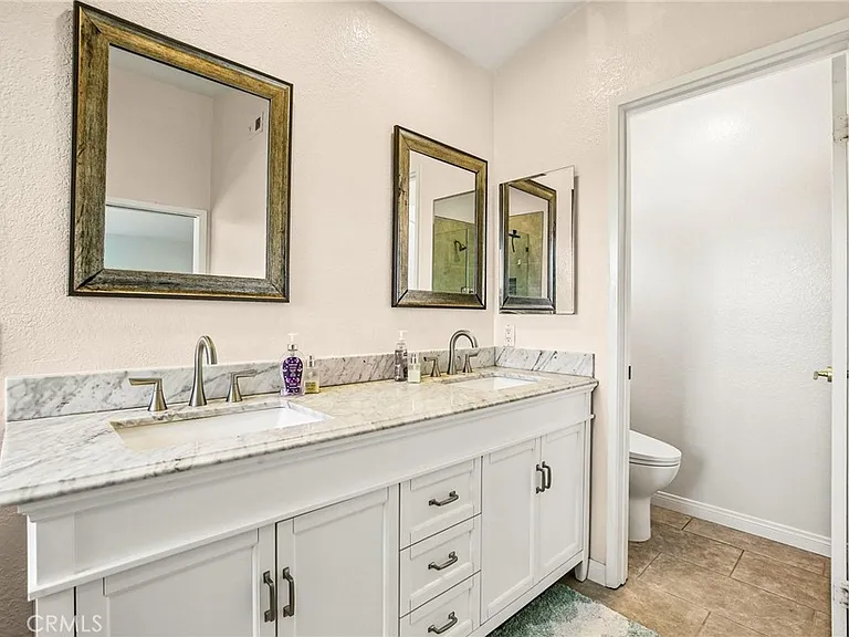 24882 Oxford Dr — Photo 30