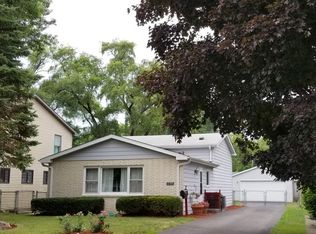 210 N Prairie Ave, Mundelein, IL 60060