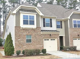 9917 Lynnberry Pl, Raleigh, NC 27617