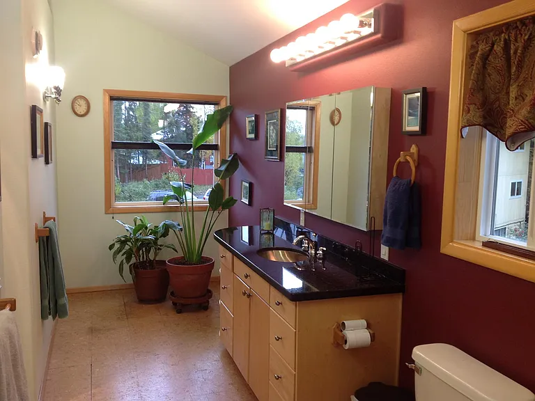 3657 Henderson Loop — Photo 2